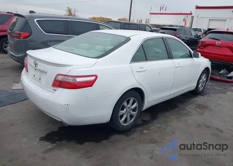 2007 Toyota Camry Le V6 z USA, uszkodzony, nr VIN 4T1BK46K77U502313